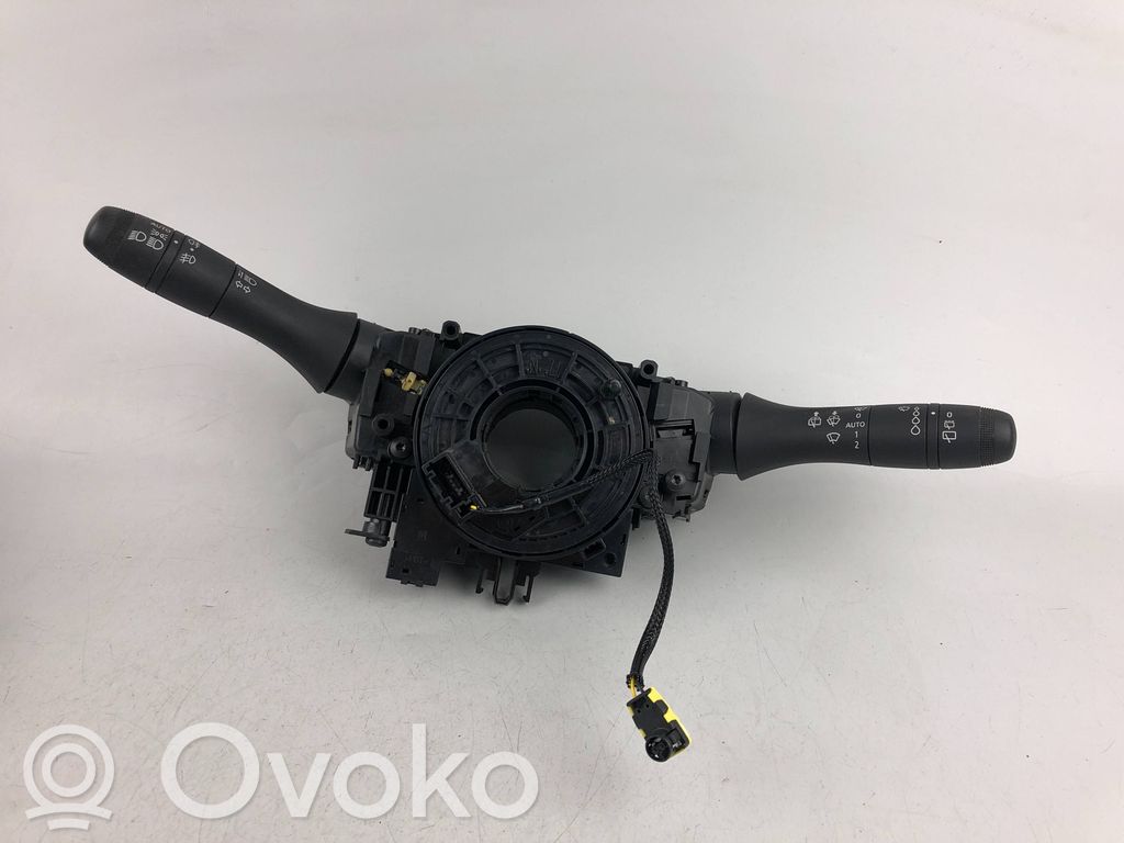 Dacia Sandero III Wiper turn signal indicator stalk/switch 