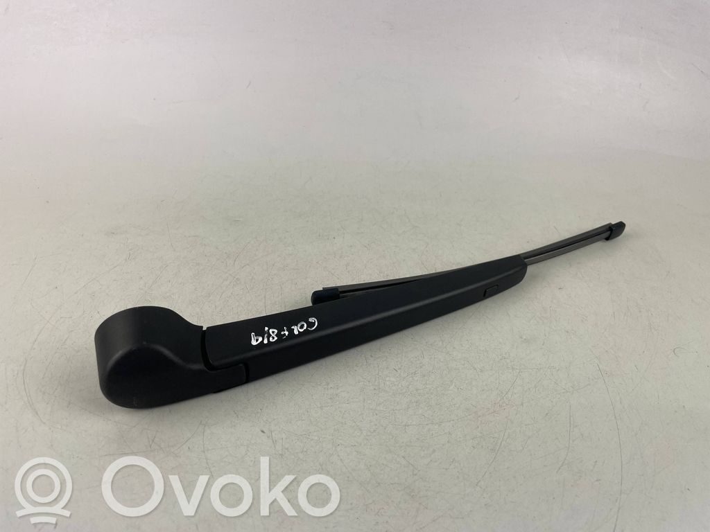 Volkswagen Golf VIII Ramię wycieraczki szyby tylnej 