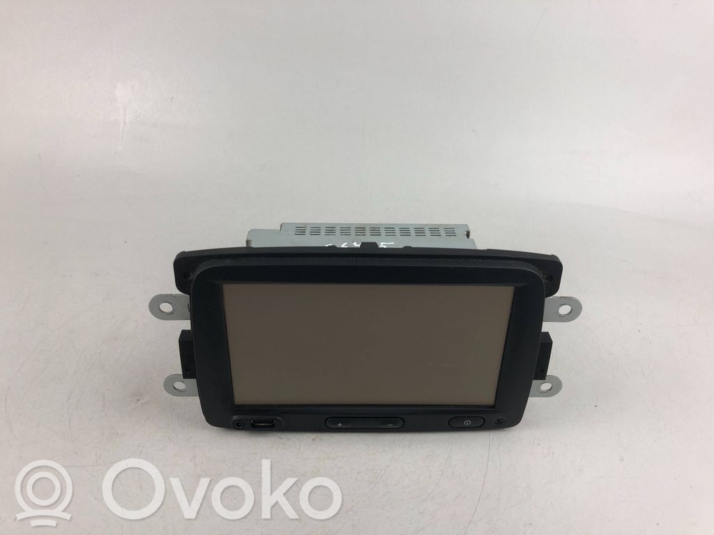 Dacia Sandero Panel / Radioodtwarzacz CD/DVD/GPS 