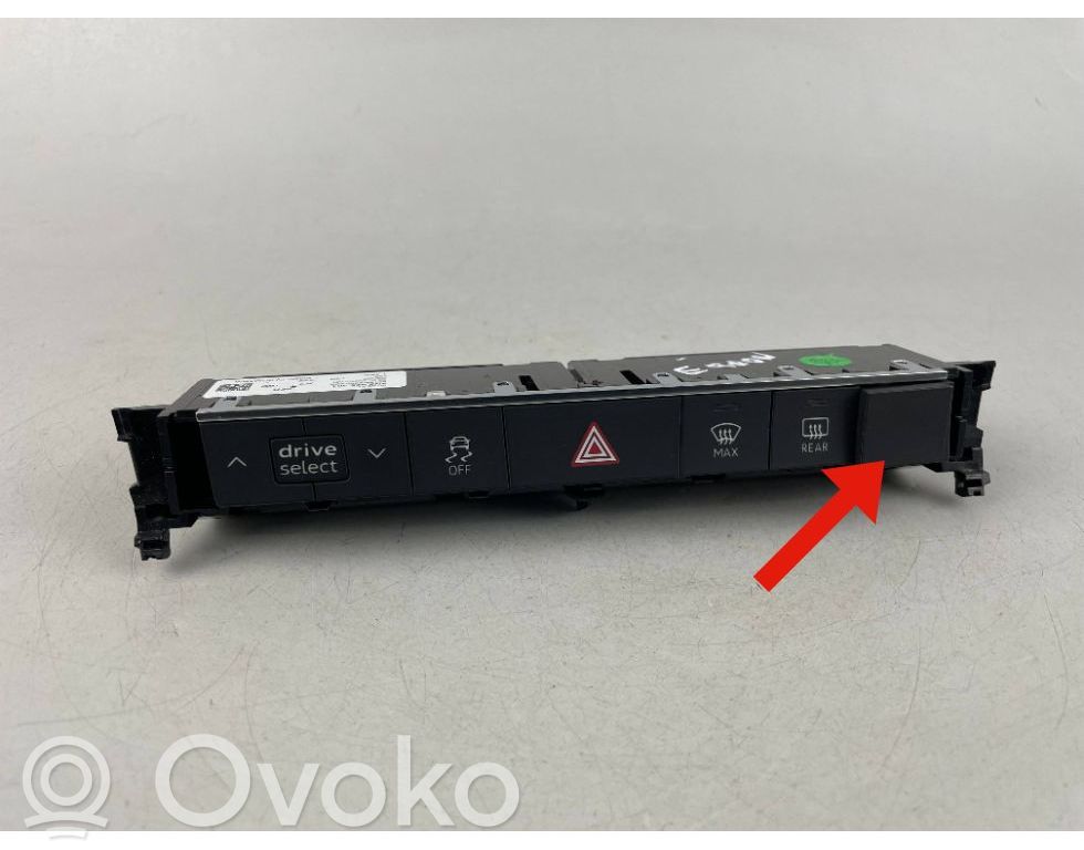 Audi e-tron Hazard light switch 
