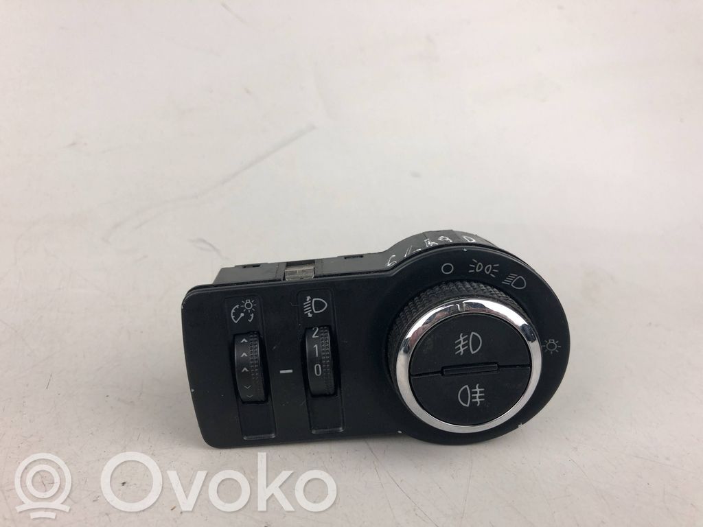 Opel Zafira C Light switch 