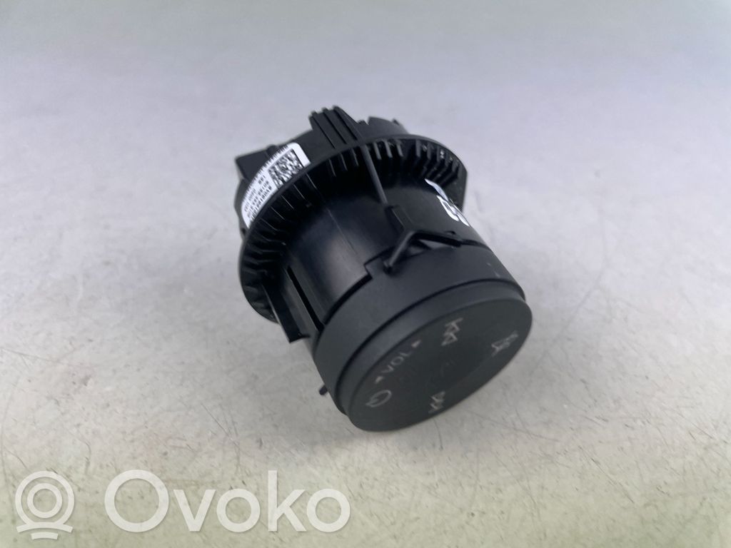 Audi Q4 e-tron Sound control switch 