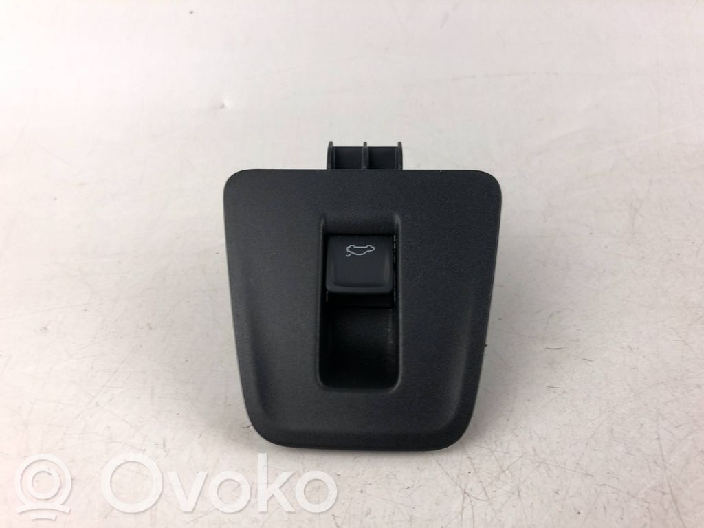 Volkswagen Tiguan Tailgate opening switch 