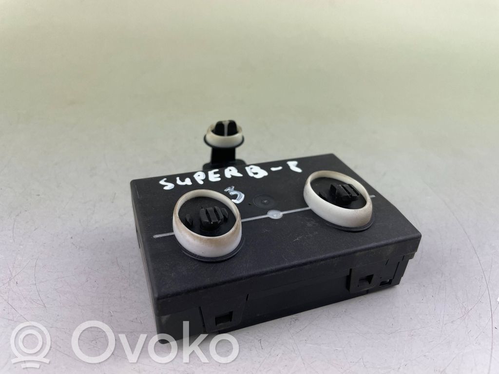 Skoda Superb B8 (3V) Unidad de control/módulo de la puerta 