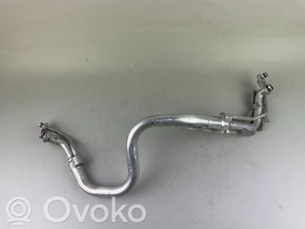 Volkswagen Golf VIII Ilmastointilaitteen putki (A/C) 