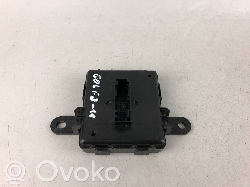 Volkswagen Golf VIII Module de contrôle sans clé Go 