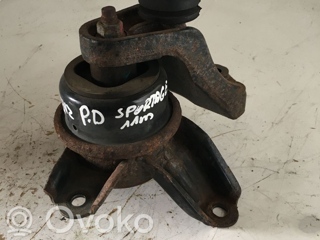 Engine mount bracket