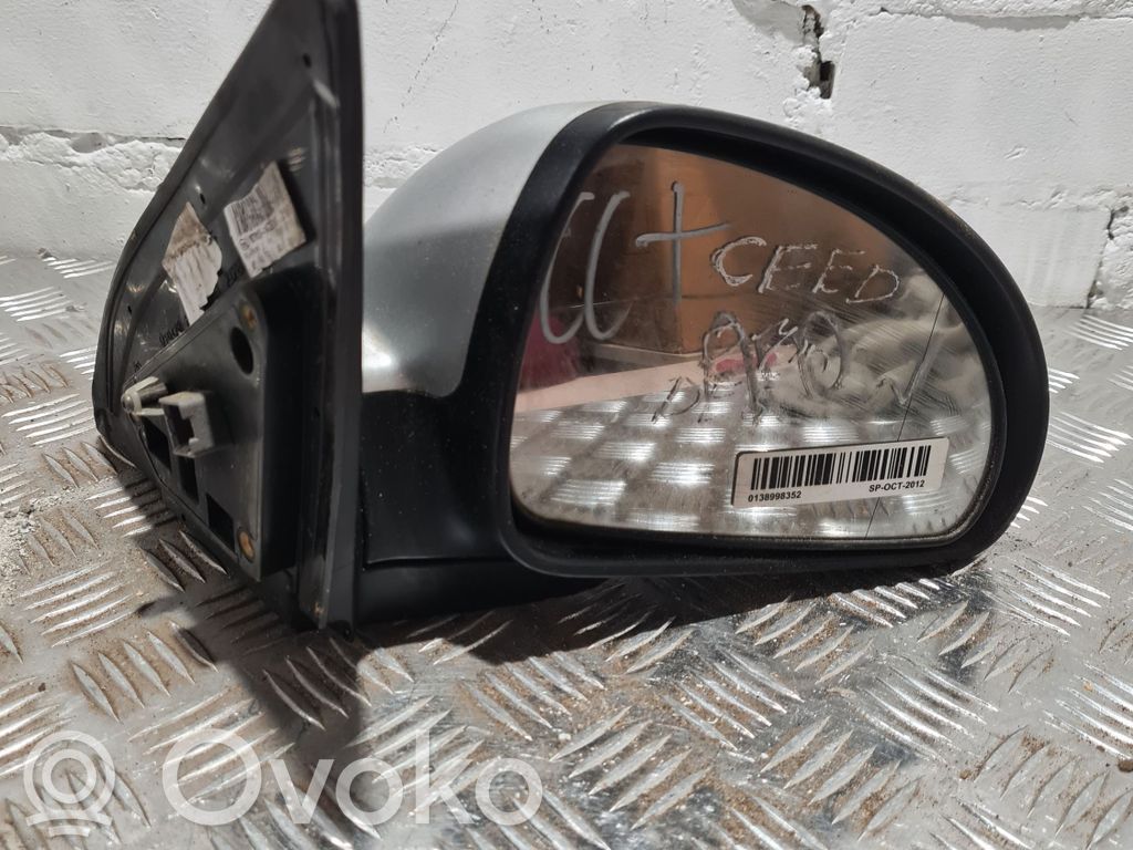 Front door electric wing mirror