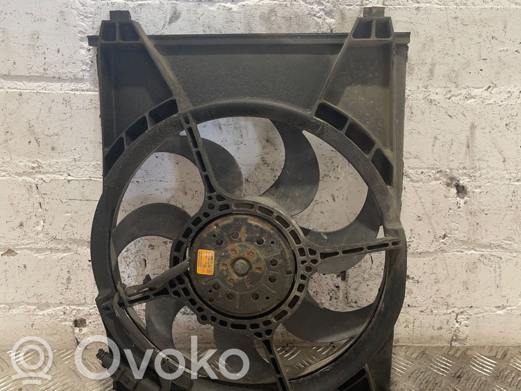 Hyundai Trajet Radiator cooling fan shroud 
