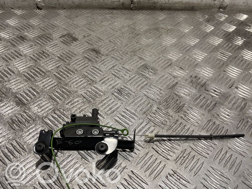 BMW 5 E60 E61 Fuel tank cap lock motor 