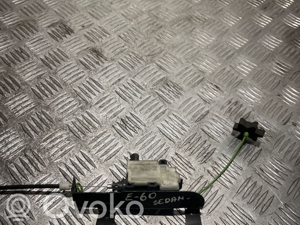 BMW 5 E60 E61 Fuel tank cap lock motor 