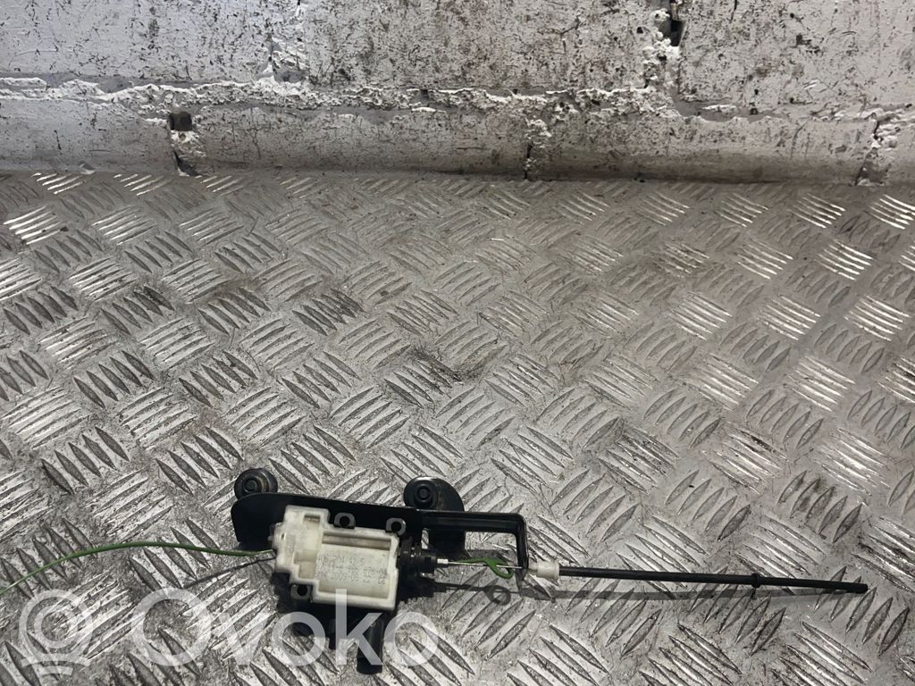 BMW 5 E60 E61 Fuel tank cap lock motor 