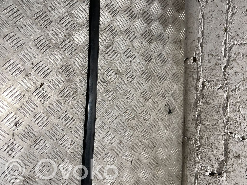 BMW X5 E70 Windshield trim 