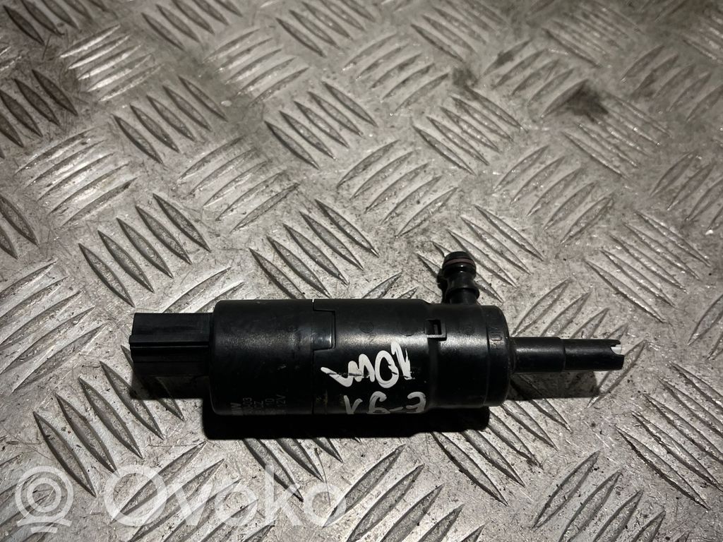 BMW 3 E90 E91 Headlight washer pump 