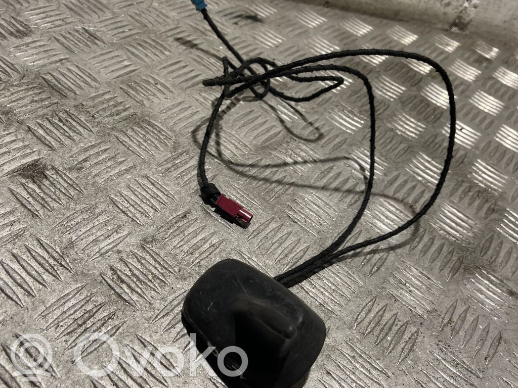 Audi Q7 4L GPS-pystyantenni 