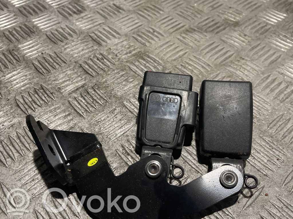 Audi A8 S8 D4 4H Hebilla del cinturón del medio (trasero) 