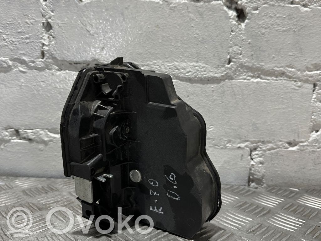 Aizmugurē slēdzene   A053702,7278