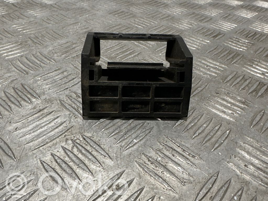 BMW X5 E70 Radiator mount bracket 