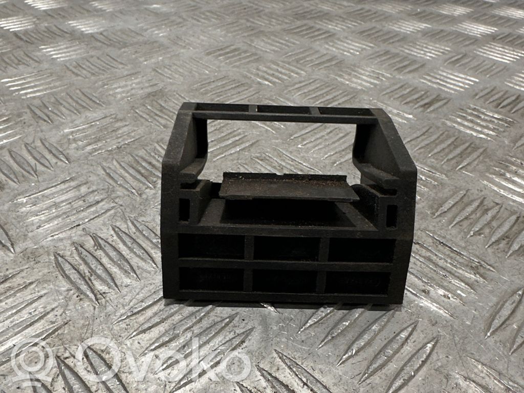 BMW X5 E70 Radiator mount bracket 