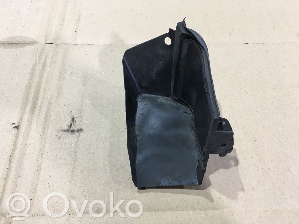 BMW 3 E90 E91 Другая деталь отсека двигателя 