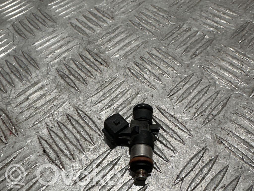 Renault Clio III Inyector de combustible 
