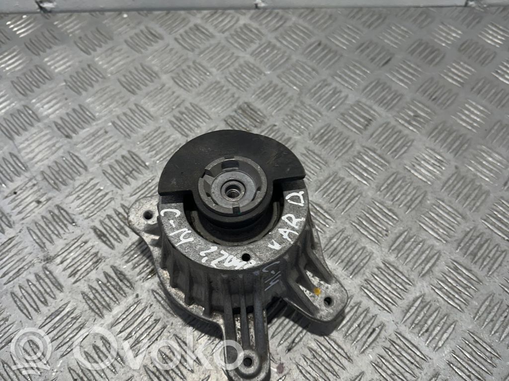 Mercedes-Benz C W205 Engine mount bracket 
