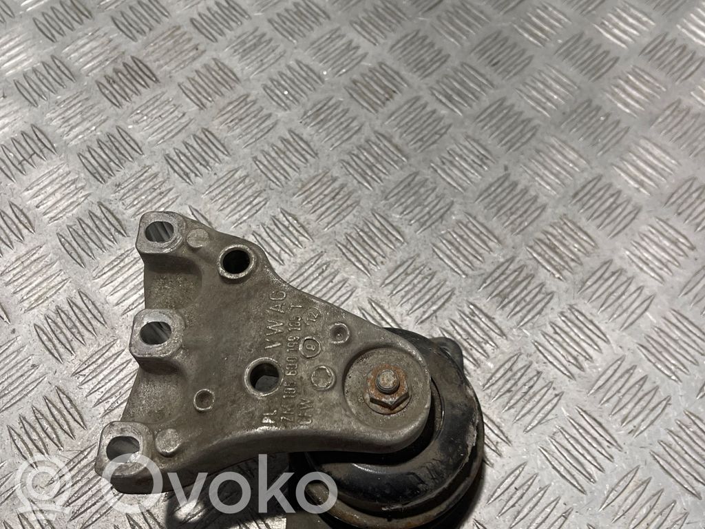 Seat Ibiza IV (6J,6P) Engine mount bracket 
