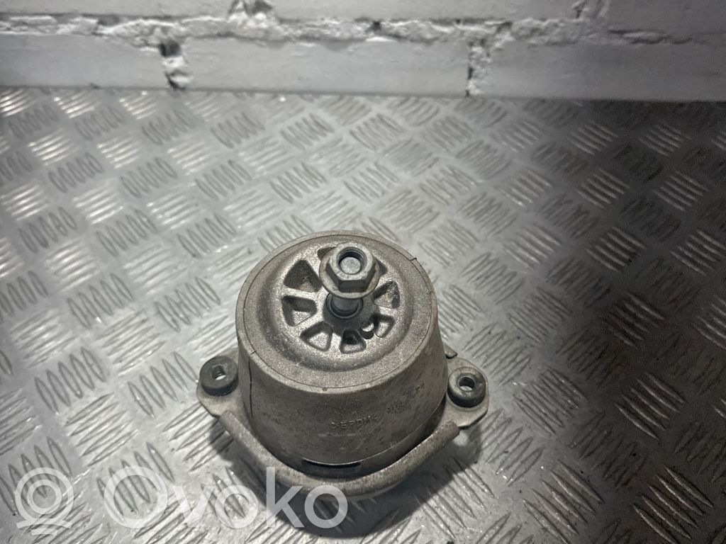Porsche Cayenne (92A) Engine mount bracket 