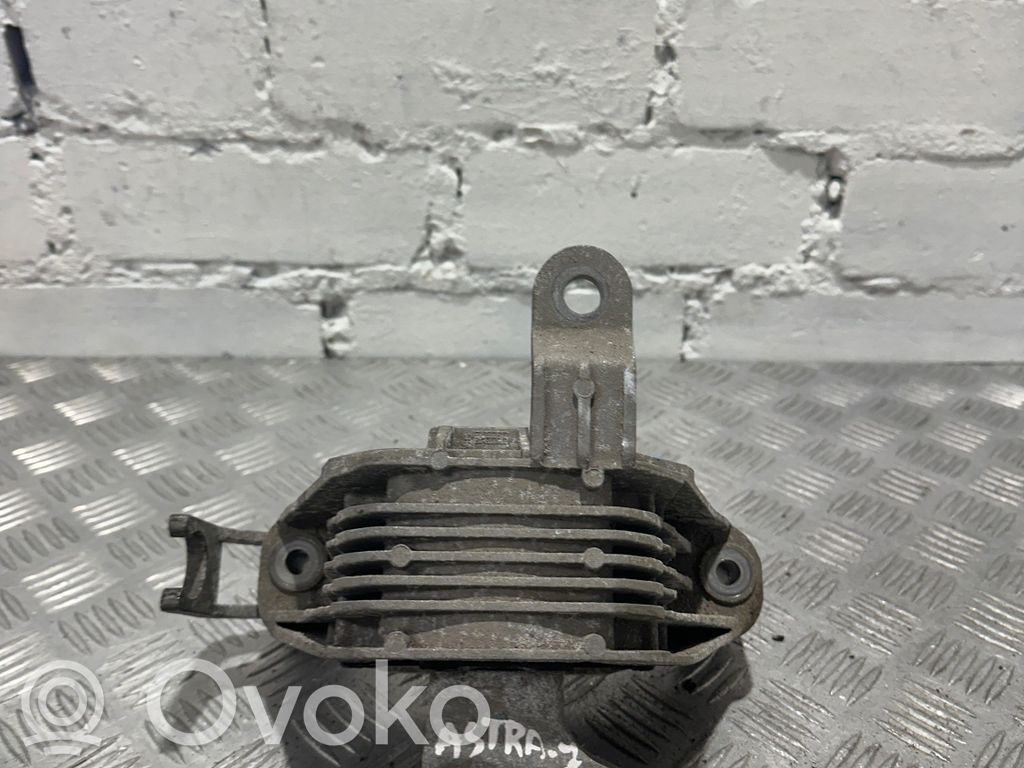 Opel Astra J Engine mount bracket 