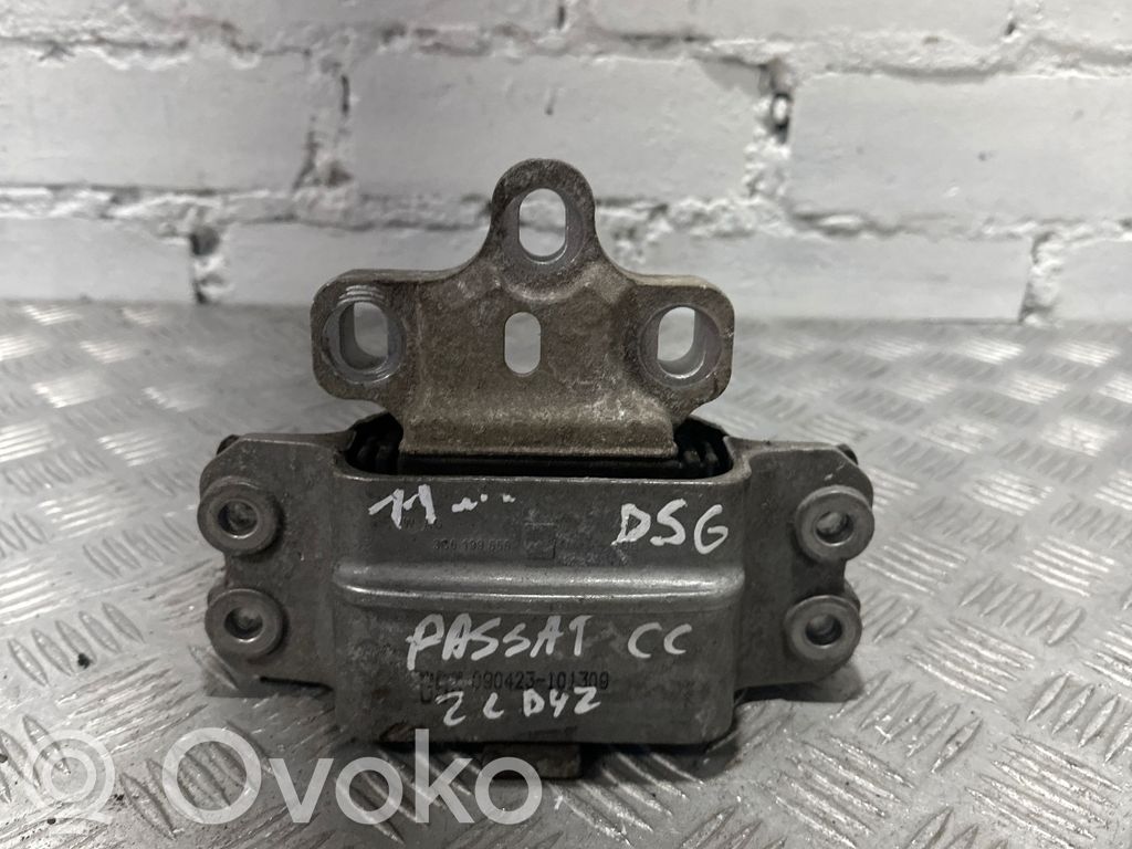 Volkswagen PASSAT CC Engine mount bracket 
