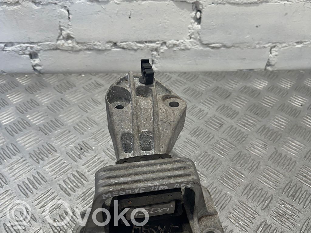 Renault Megane III Engine mount bracket 