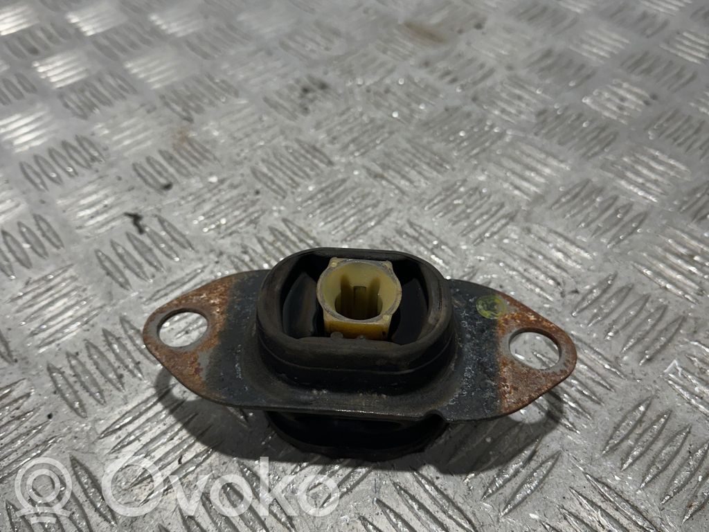 Renault Captur Engine mount bracket 