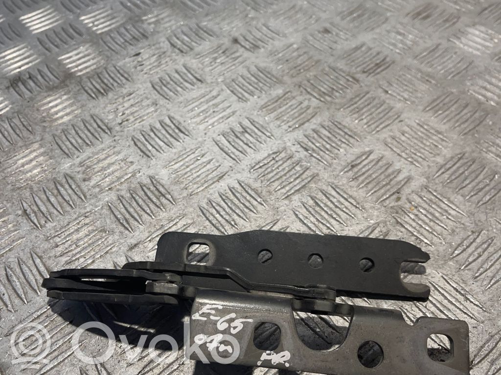 Engine bonnet/hood hinges   8240333