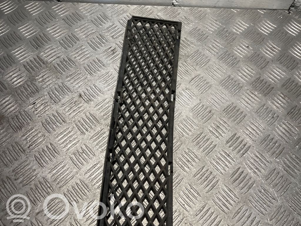 BMW 7 E65 E66 Front bumper lower grill 