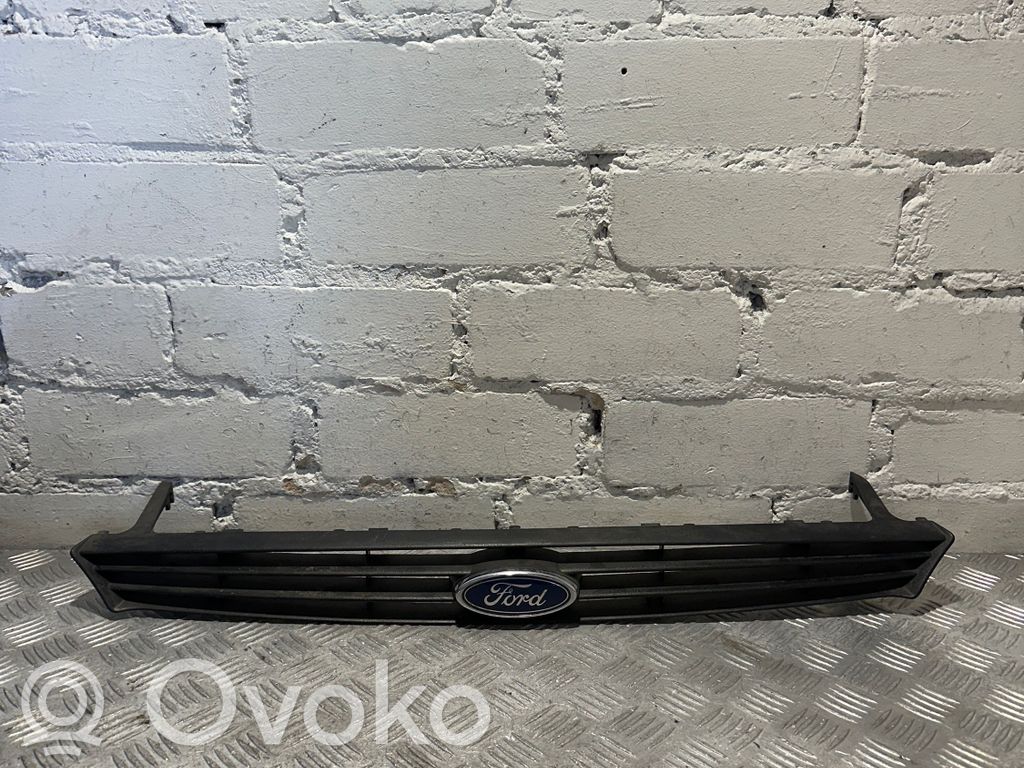 Ford Focus Front bumper upper radiator grill 
