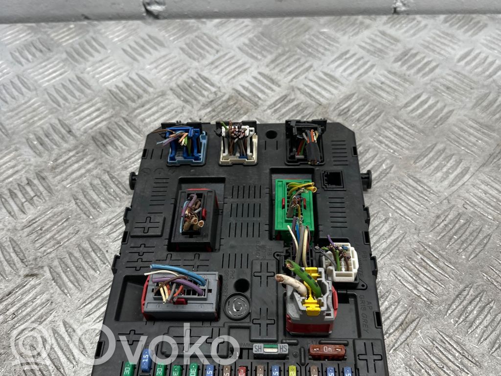 Peugeot 307 Module de fusibles 