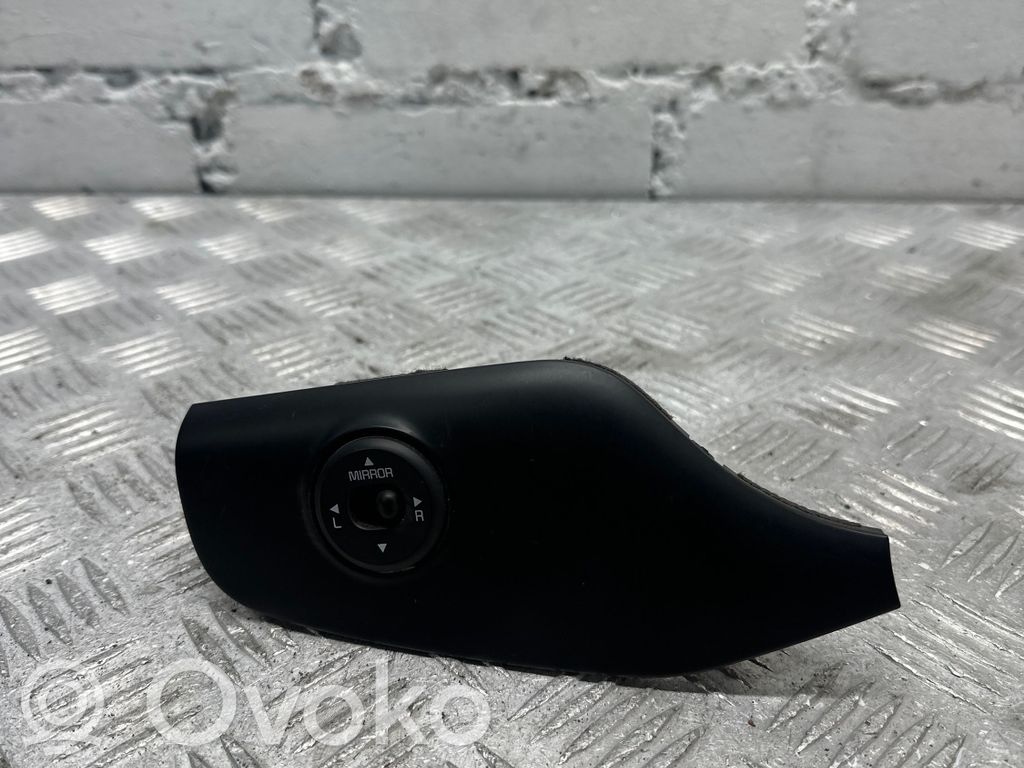 KIA Ceed Wing mirror switch 