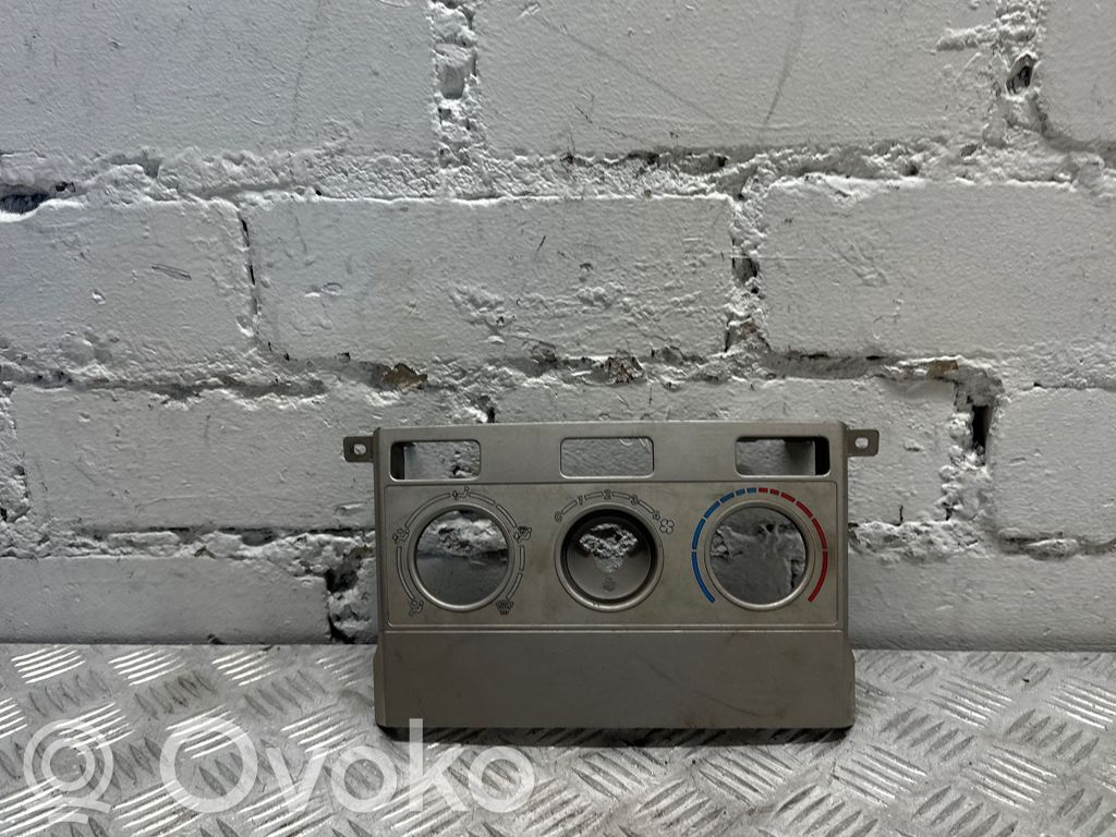 Toyota Corolla Verso E121 Console centrale, commande chauffage/clim 