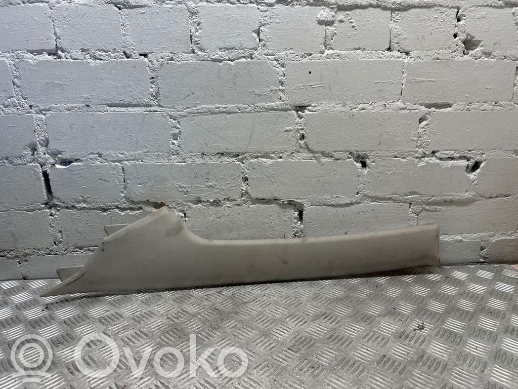 Osłona słupka szyby przedniej / A   622120F010