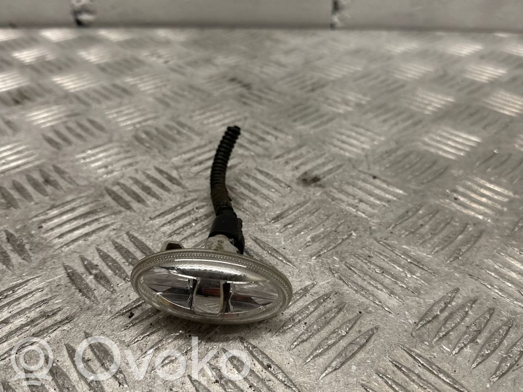Peugeot 407 Front fender indicator light 