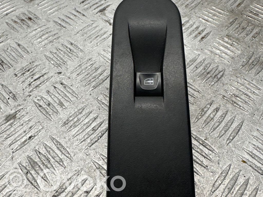 Renault Captur Electric window control switch 