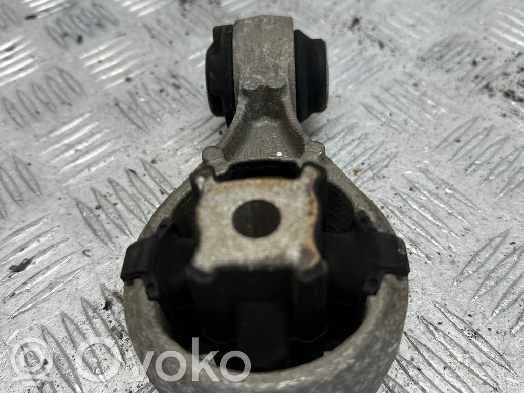 Nissan Qashqai Engine mount bracket 
