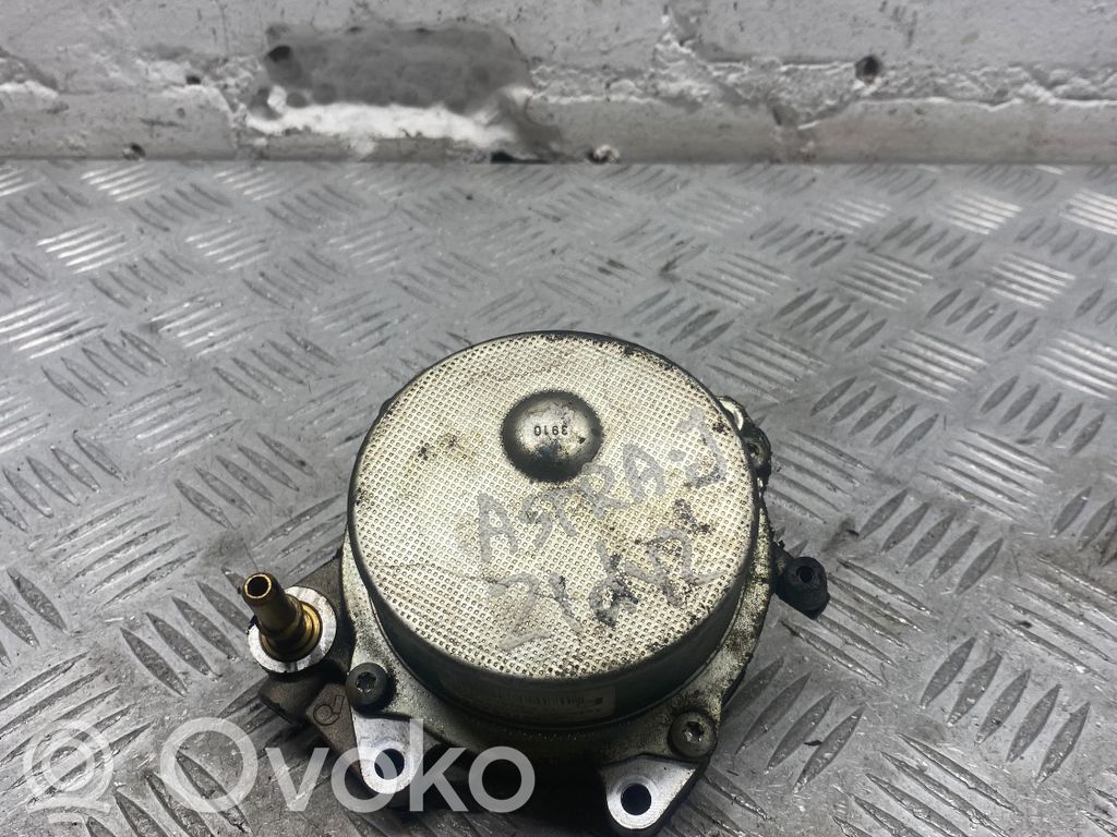 Opel Astra J Bomba de vacío 