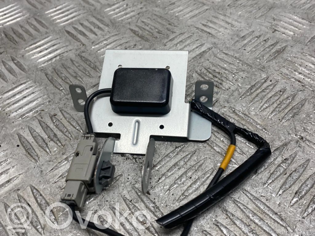 Honda CR-V Aerial GPS antenna 