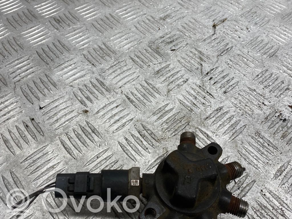 Renault Clio II Fuel main line pipe 