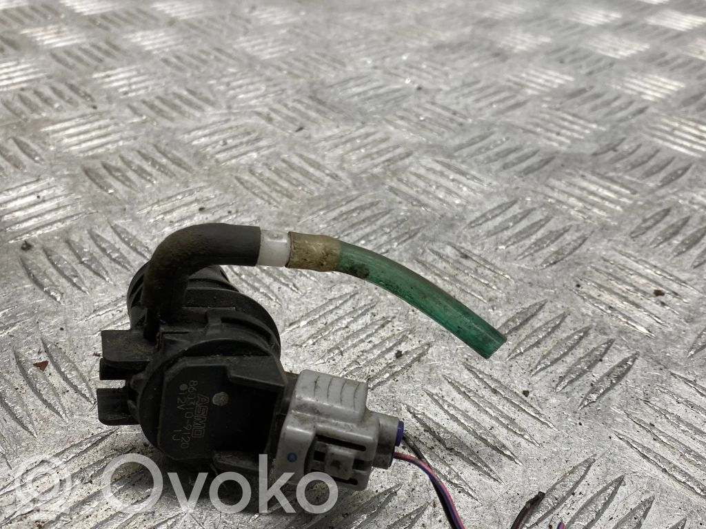 Mazda 5 Windscreen/windshield washer pump 