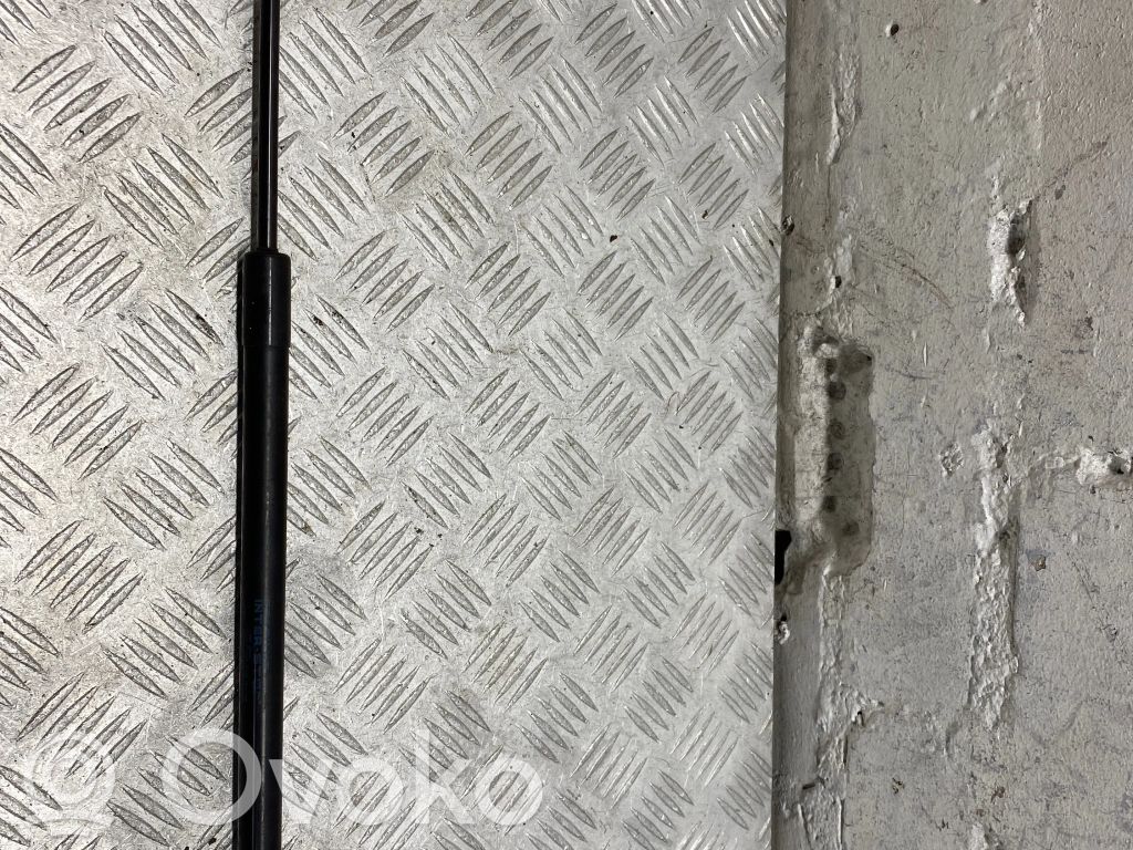 Mercedes-Benz E C207 W207 Siłownik maski przedniej 