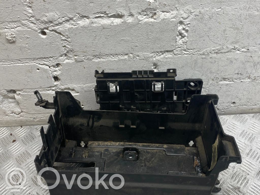 Opel Insignia A Podstawa / Obudowa akumulatora 