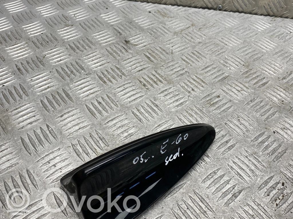 BMW 5 E60 E61 Kattoantennin (GPS) suoja 