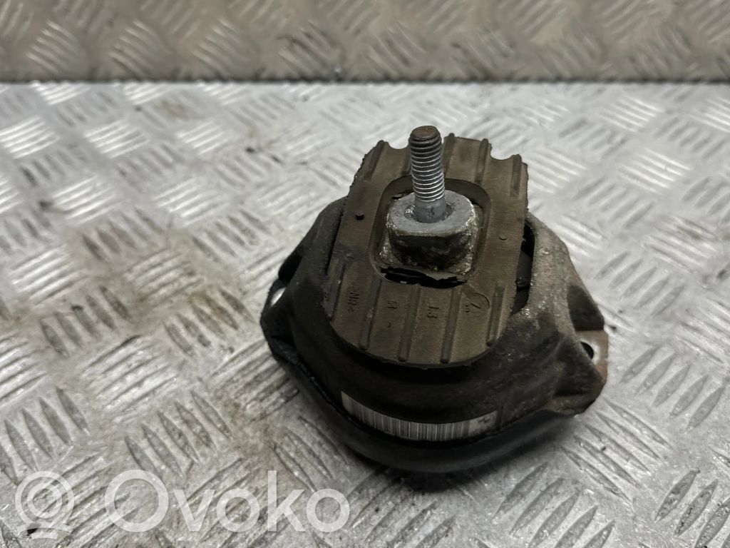 Engine mount bracket   6770642,15934612EB